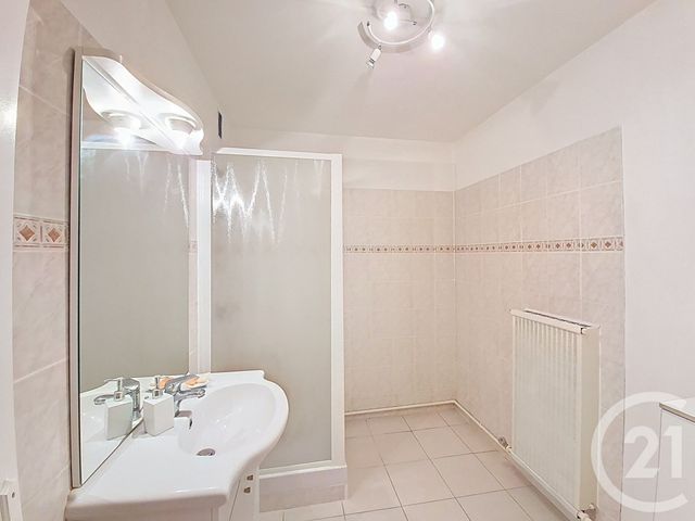 Appartement F5 à vendre - 5 pièces - 82.0 m2 - CORBAS - 69 - RHONE-ALPES - Century 21 Hestia Ldi