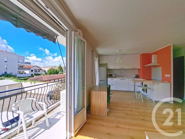 Afficher la photo en grand Appartement F2 à vendre - 2 pièces - 50.0 m2 - VENISSIEUX - 69 - RHONE-ALPES - Century 21 Hestia Ldi