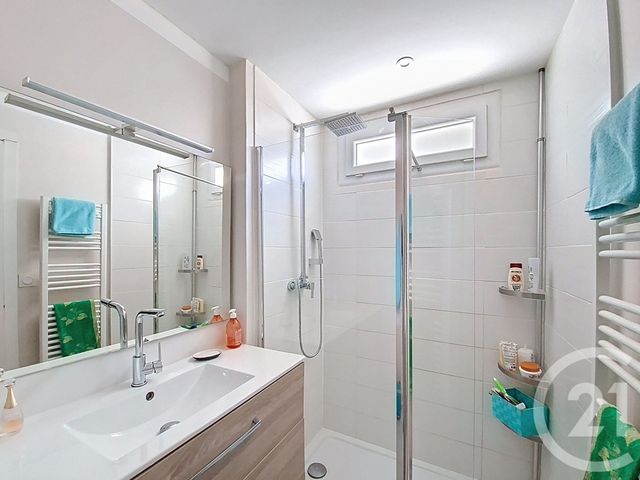 Afficher la photo en grand Appartement F2 à vendre - 2 pièces - 50.0 m2 - VENISSIEUX - 69 - RHONE-ALPES - Century 21 Hestia Ldi