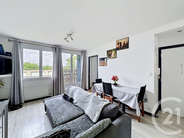 Appartement à vendre - 4 pièces - 61.0 m2 - FEYZIN - 69 - RHONE-ALPES - Century 21 Hestia Ldi