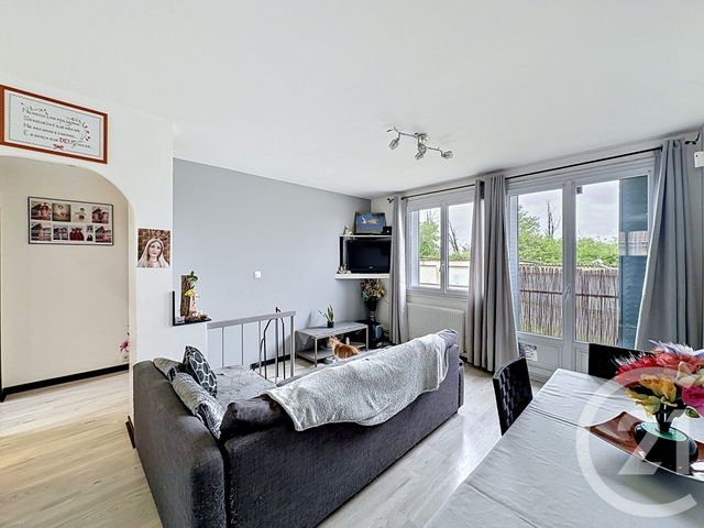 Appartement à vendre - 4 pièces - 61.0 m2 - FEYZIN - 69 - RHONE-ALPES - Century 21 Hestia Ldi