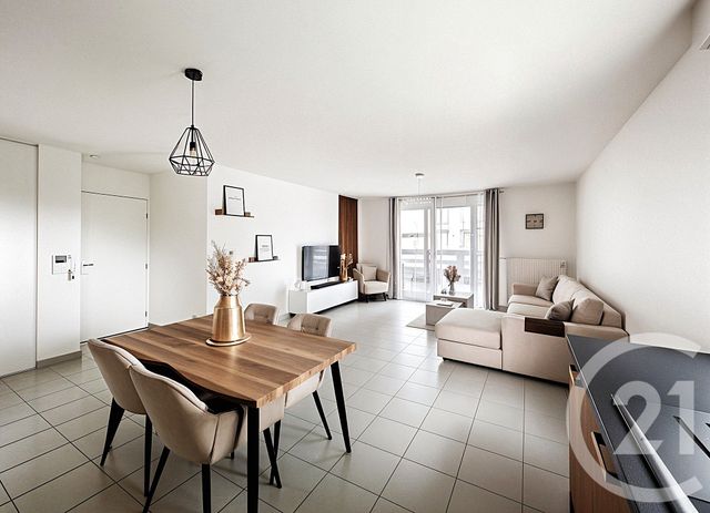Appartement T4 à vendre - 4 pièces - 88.0 m2 - ST PRIEST - 69 - RHONE-ALPES - Century 21 Hestia Ldi