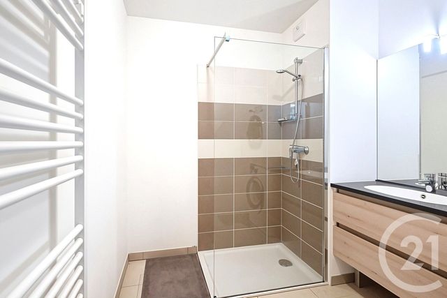 Appartement T2 à vendre - 2 pièces - 41.0 m2 - VENISSIEUX - 69 - RHONE-ALPES - Century 21 Hestia Ldi