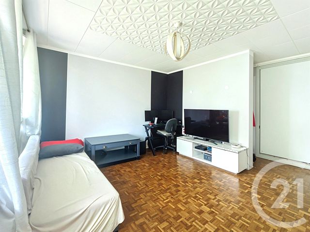 Appartement T4 à vendre - 4 pièces - 65.0 m2 - VENISSIEUX - 69 - RHONE-ALPES - Century 21 Hestia Ldi