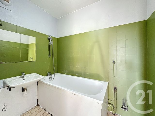 Appartement T4 à vendre - 4 pièces - 65.0 m2 - VENISSIEUX - 69 - RHONE-ALPES - Century 21 Hestia Ldi