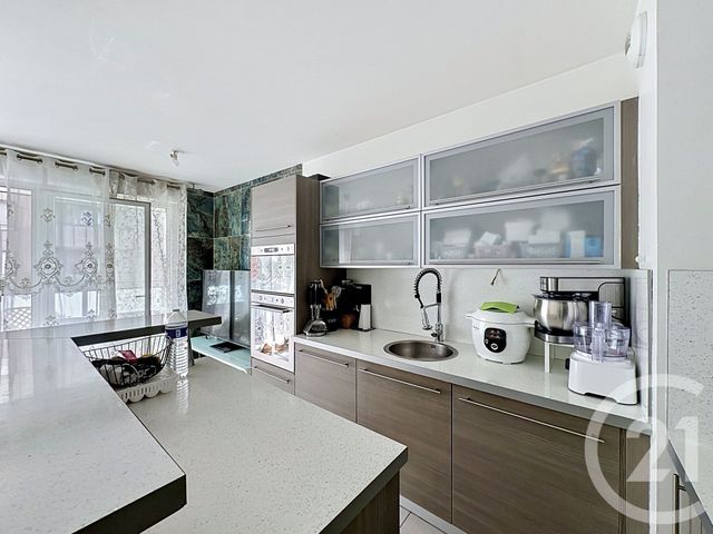 Appartement F4 à vendre - 4 pièces - 74.0 m2 - ST FONS - 69 - RHONE-ALPES - Century 21 Hestia Ldi