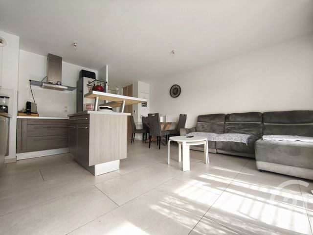 Appartement F4 à vendre - 4 pièces - 74.0 m2 - ST FONS - 69 - RHONE-ALPES - Century 21 Hestia Ldi