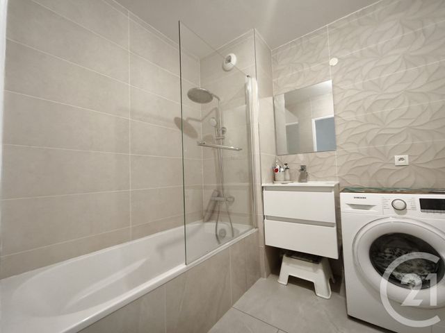 Appartement F4 à vendre - 4 pièces - 74.0 m2 - ST FONS - 69 - RHONE-ALPES - Century 21 Hestia Ldi