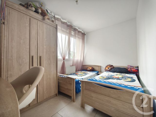 Appartement F4 à vendre - 4 pièces - 74.0 m2 - ST FONS - 69 - RHONE-ALPES - Century 21 Hestia Ldi