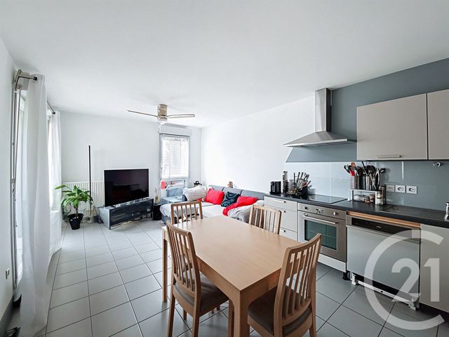 Appartement F3 à vendre - 3 pièces - 63.38 m2 - ST PRIEST - 69 - RHONE-ALPES - Century 21 Hestia Ldi