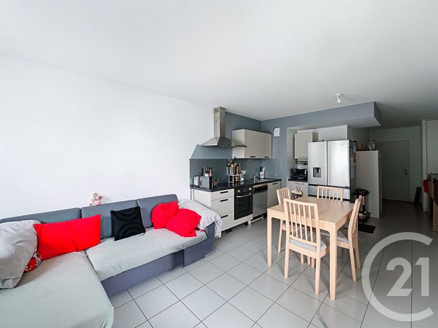 Appartement F3 à vendre - 3 pièces - 63.38 m2 - ST PRIEST - 69 - RHONE-ALPES - Century 21 Hestia Ldi