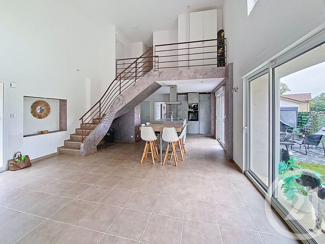 maison à vendre - 4 pièces - 134.0 m2 - ST PIERRE DE CHANDIEU - 69 - RHONE-ALPES - Century 21 Hestia Ldi