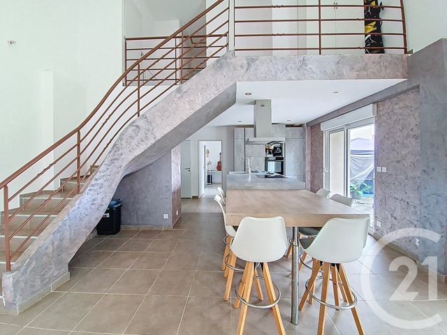 maison à vendre - 4 pièces - 134.0 m2 - ST PIERRE DE CHANDIEU - 69 - RHONE-ALPES - Century 21 Hestia Ldi