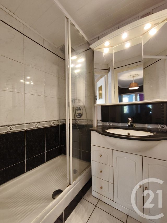 Appartement F4 à vendre - 4 pièces - 69.0 m2 - ST FONS - 69 - RHONE-ALPES - Century 21 Hestia Ldi