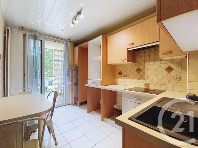 Appartement F4 à vendre - 4 pièces - 69.0 m2 - ST FONS - 69 - RHONE-ALPES - Century 21 Hestia Ldi