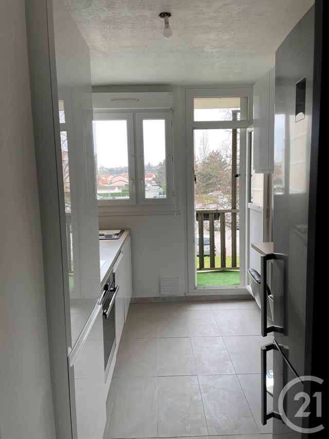 Appartement F5 à louer - 5 pièces - 83.33 m2 - CORBAS - 69 - RHONE-ALPES - Century 21 Hestia Ldi