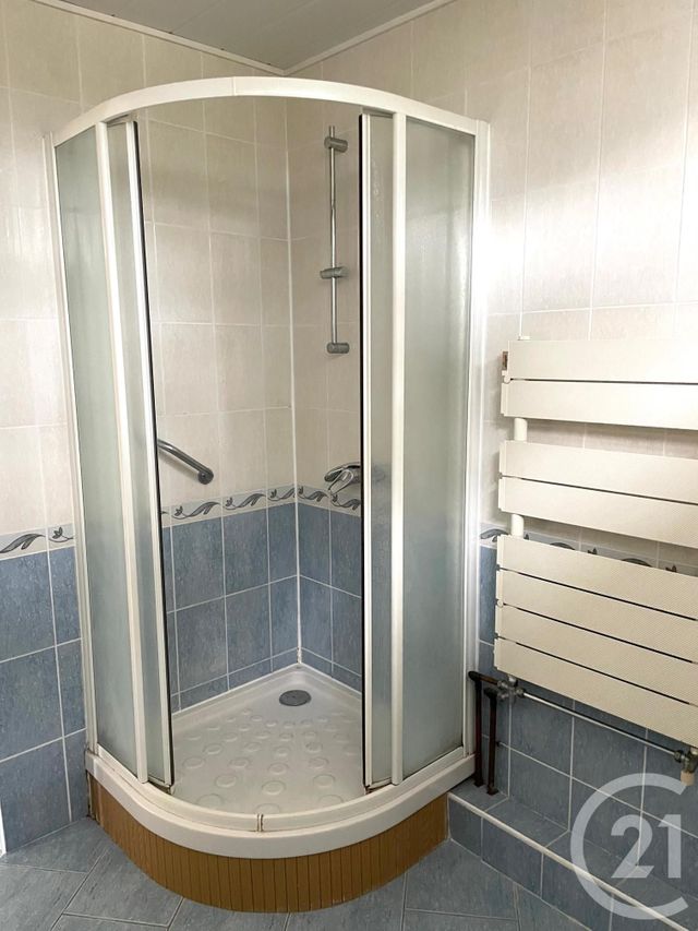 Appartement F5 à louer - 5 pièces - 83.33 m2 - CORBAS - 69 - RHONE-ALPES - Century 21 Hestia Ldi