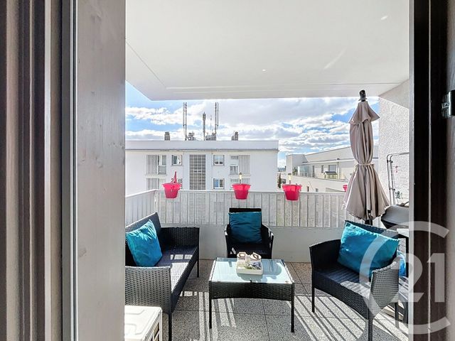 Appartement F4 à vendre - 5 pièces - 83.14 m2 - ST PRIEST - 69 - RHONE-ALPES - Century 21 Hestia Ldi