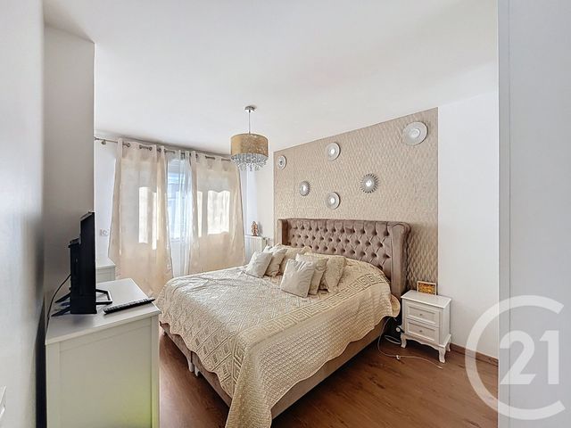 Appartement F4 à vendre - 5 pièces - 83.14 m2 - ST PRIEST - 69 - RHONE-ALPES - Century 21 Hestia Ldi