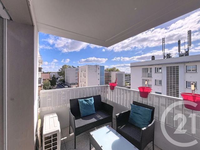 Appartement F4 à vendre - 5 pièces - 83.14 m2 - ST PRIEST - 69 - RHONE-ALPES - Century 21 Hestia Ldi