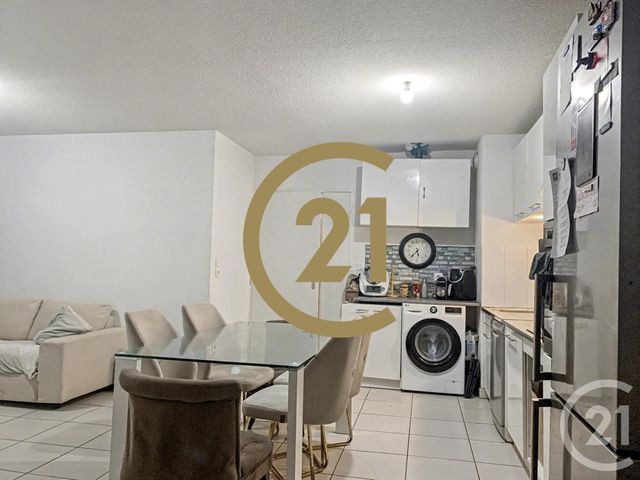 Appartement F3 à vendre - 3 pièces - 66.54 m2 - DECINES CHARPIEU - 69 - RHONE-ALPES - Century 21 Hestia Ldi