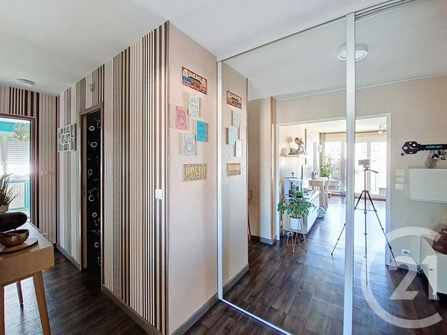 Appartement F4 à vendre - 4 pièces - 79.0 m2 - CORBAS - 69 - RHONE-ALPES - Century 21 Hestia Ldi