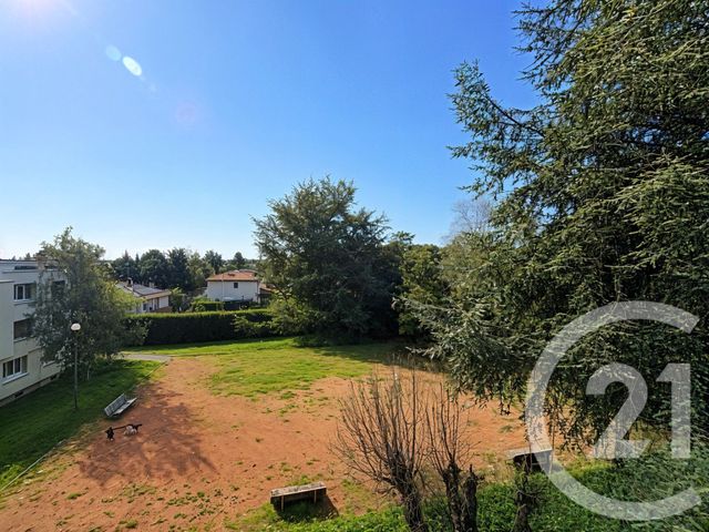 Afficher la photo en grand Appartement F4 à vendre - 4 pièces - 76.0 m2 - ST PRIEST - 69 - RHONE-ALPES - Century 21 Hestia Ldi