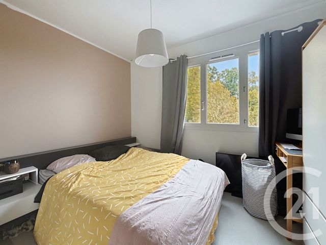 Afficher la photo en grand Appartement F4 à vendre - 4 pièces - 76.0 m2 - ST PRIEST - 69 - RHONE-ALPES - Century 21 Hestia Ldi