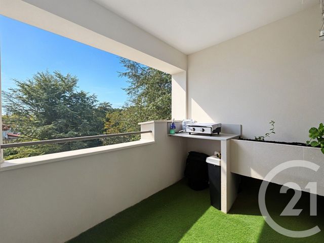 Afficher la photo en grand Appartement F4 à vendre - 4 pièces - 76.0 m2 - ST PRIEST - 69 - RHONE-ALPES - Century 21 Hestia Ldi