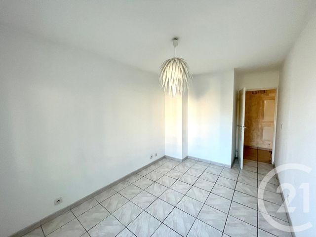 Appartement T4 à louer - 4 pièces - 80.83 m2 - CORBAS - 69 - RHONE-ALPES - Century 21 Hestia Ldi