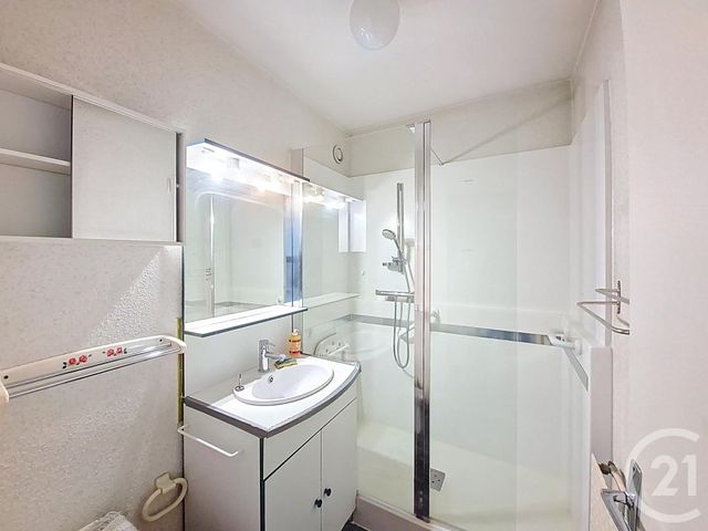 Appartement F4 à vendre - 4 pièces - 81.27 m2 - VENISSIEUX - 69 - RHONE-ALPES - Century 21 Hestia Ldi