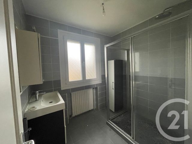 Appartement T3 à louer - 4 pièces - 110.36 m2 - VENISSIEUX - 69 - RHONE-ALPES - Century 21 Hestia Ldi
