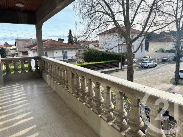 Appartement T3 à louer - 4 pièces - 110.36 m2 - VENISSIEUX - 69 - RHONE-ALPES - Century 21 Hestia Ldi