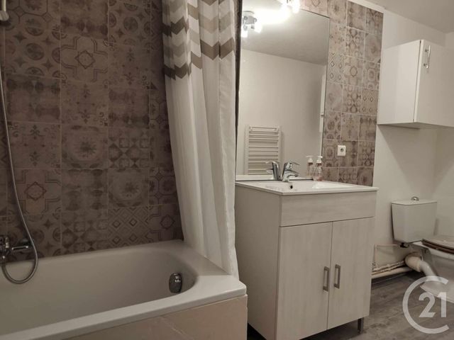 Appartement T3 à louer - 3 pièces - 71.32 m2 - ST SYMPHORIEN D OZON - 69 - RHONE-ALPES - Century 21 Hestia Ldi