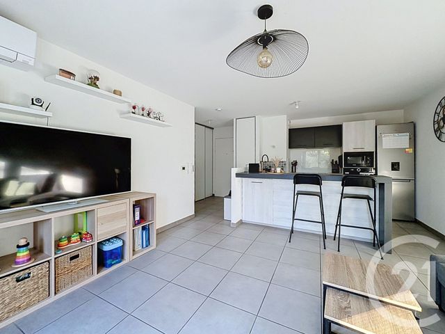 Appartement F3 à vendre - 3 pièces - 60.0 m2 - ST PRIEST - 69 - RHONE-ALPES - Century 21 Hestia Ldi