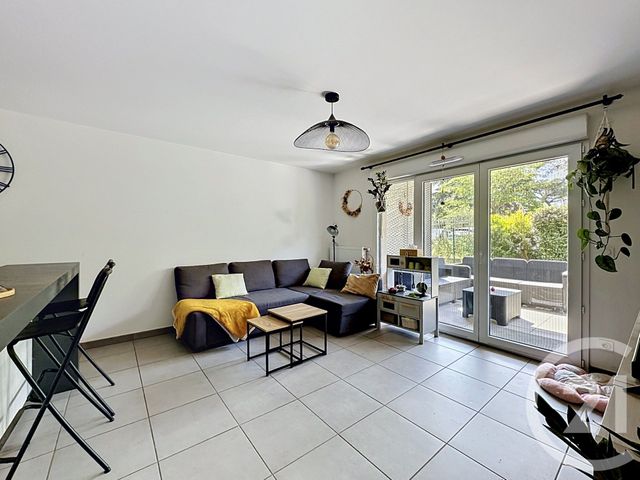 Appartement F3 à vendre - 3 pièces - 60.0 m2 - ST PRIEST - 69 - RHONE-ALPES - Century 21 Hestia Ldi