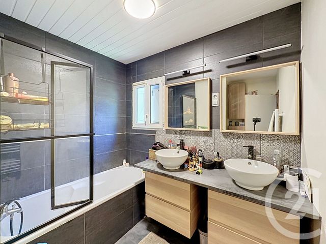 maison à vendre - 5 pièces - 116.0 m2 - ST PRIEST - 69 - RHONE-ALPES - Century 21 Hestia Ldi
