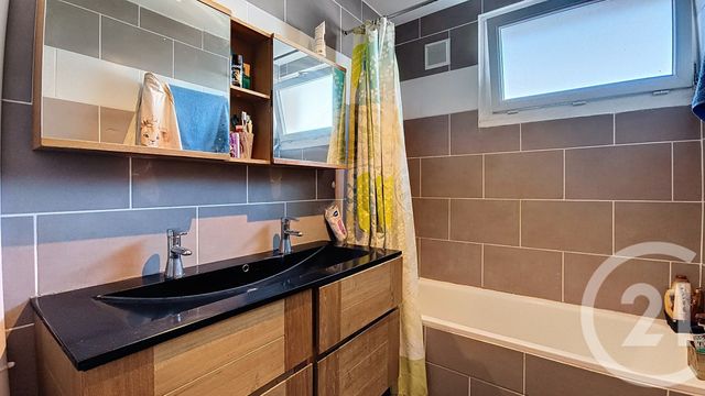 Appartement F5 à vendre - 5 pièces - 95.0 m2 - FEYZIN - 69 - RHONE-ALPES - Century 21 Hestia Ldi