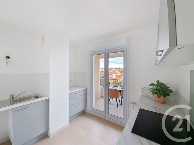 Appartement F2 à vendre - 2 pièces - 46.44 m2 - CORBAS - 69 - RHONE-ALPES - Century 21 Hestia Ldi