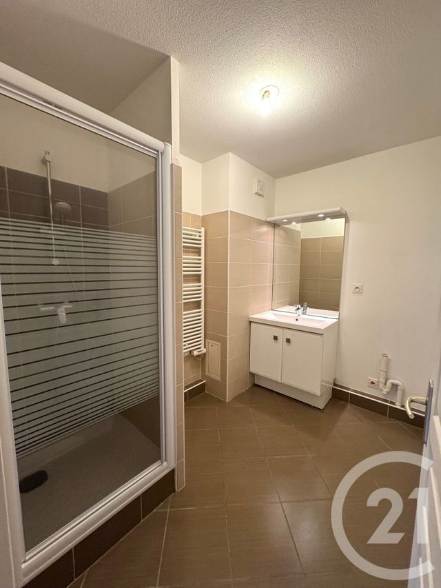 Appartement T2 à louer - 2 pièces - 54.29 m2 - CORBAS - 69 - RHONE-ALPES - Century 21 Hestia Ldi