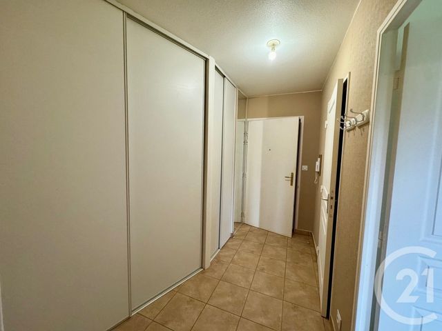 Appartement T2 à louer - 2 pièces - 54.29 m2 - CORBAS - 69 - RHONE-ALPES - Century 21 Hestia Ldi