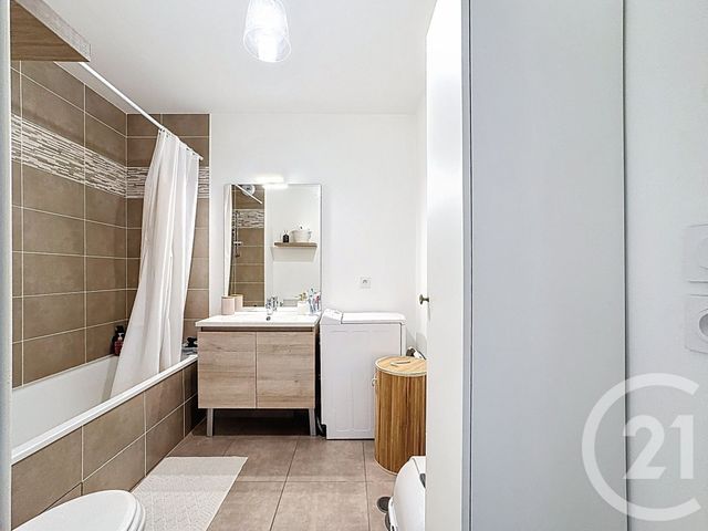 Appartement T2 à louer - 2 pièces - 41.38 m2 - VENISSIEUX - 69 - RHONE-ALPES - Century 21 Hestia Ldi