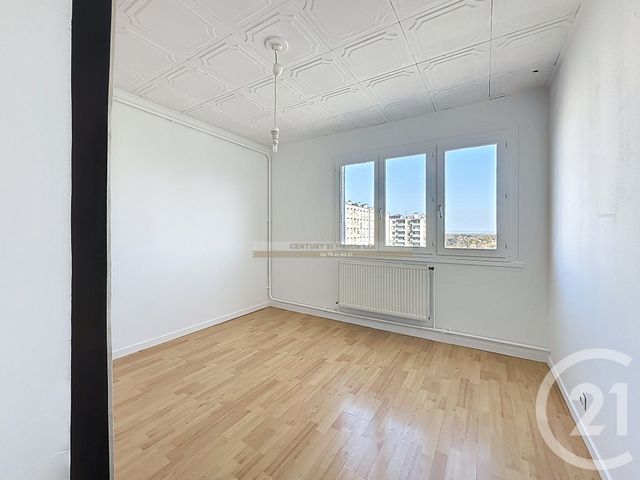 Appartement F4 à vendre - 4 pièces - 77.19 m2 - ST PRIEST - 69 - RHONE-ALPES - Century 21 Hestia Ldi