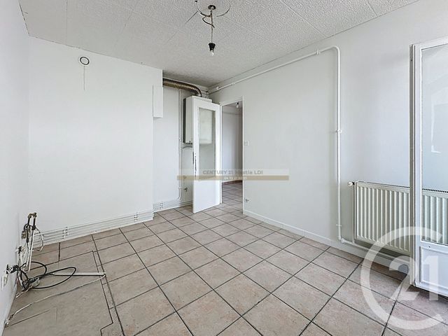 Appartement F4 à vendre - 4 pièces - 77.19 m2 - ST PRIEST - 69 - RHONE-ALPES - Century 21 Hestia Ldi