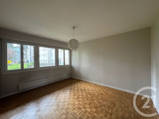 Appartement T3 à louer - 3 pièces - 64.13 m2 - LYON - 69007 - RHONE-ALPES - Century 21 Hestia Ldi