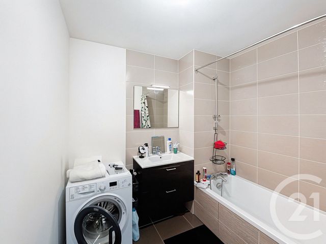 Appartement F4 à vendre - 4 pièces - 82.73 m2 - VENISSIEUX - 69 - RHONE-ALPES - Century 21 Hestia Ldi