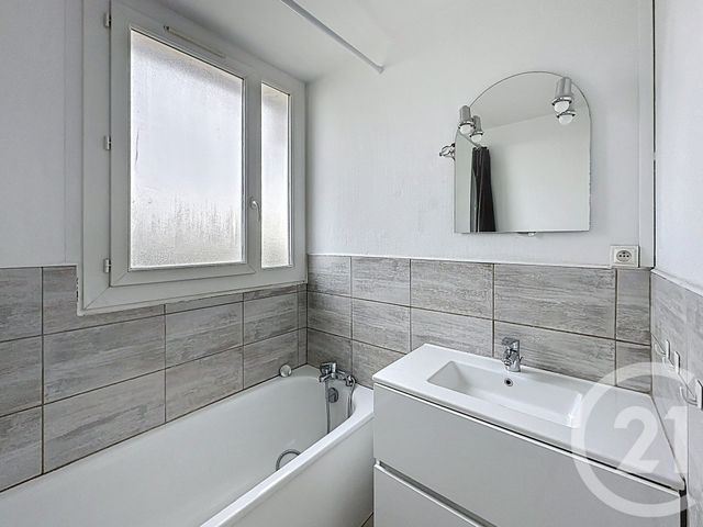 Appartement F4 à vendre - 4 pièces - 65.0 m2 - CORBAS - 69 - RHONE-ALPES - Century 21 Hestia Ldi