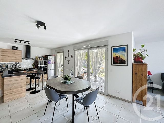 Appartement F3 à vendre - 3 pièces - 66.0 m2 - SEREZIN DU RHONE - 69 - RHONE-ALPES - Century 21 Hestia Ldi