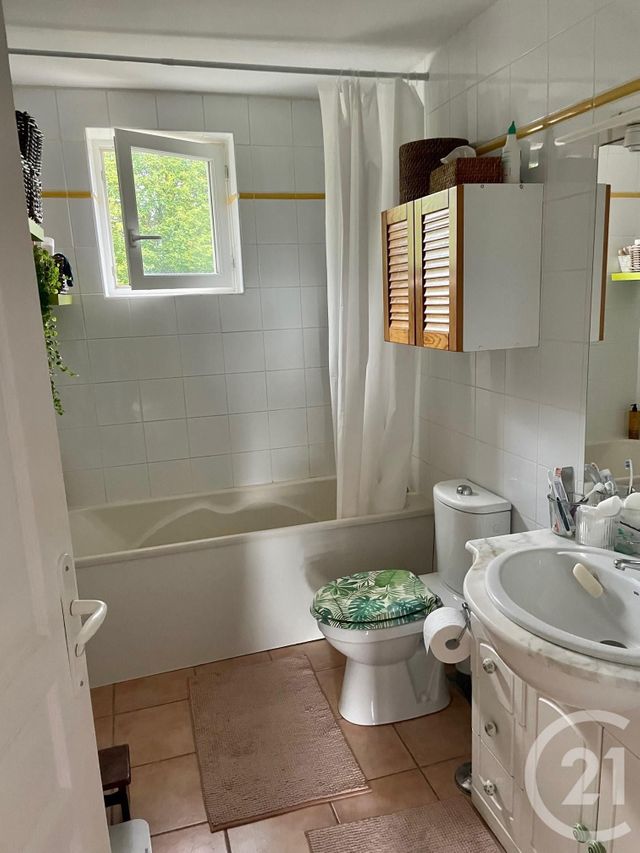 Appartement à louer - 3 pièces - 67.75 m2 - CHAPONNAY - 69 - RHONE-ALPES - Century 21 Hestia Ldi