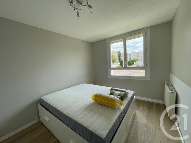 Appartement T4 à louer - 4 pièces - 65.4 m2 - CORBAS - 69 - RHONE-ALPES - Century 21 Hestia Ldi